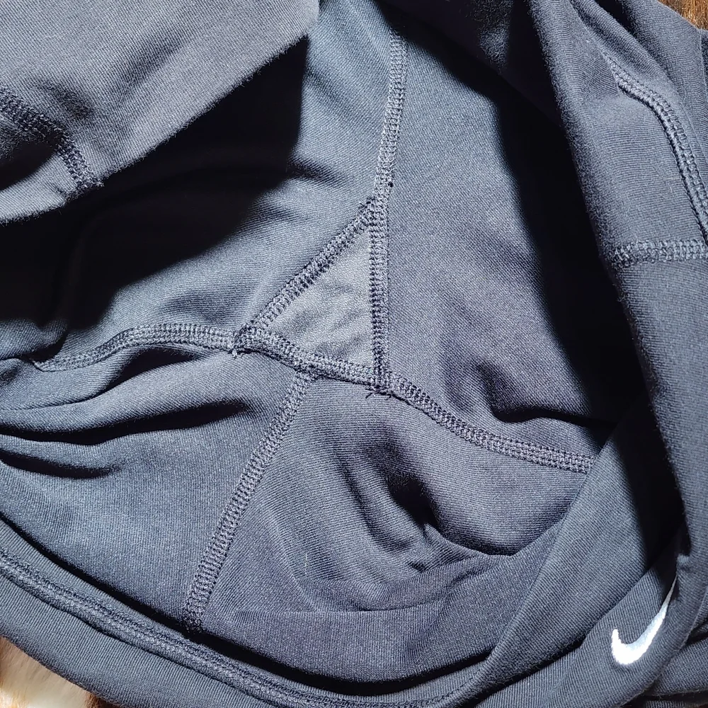 Nike DriFit Black Leggings Cropped Size L